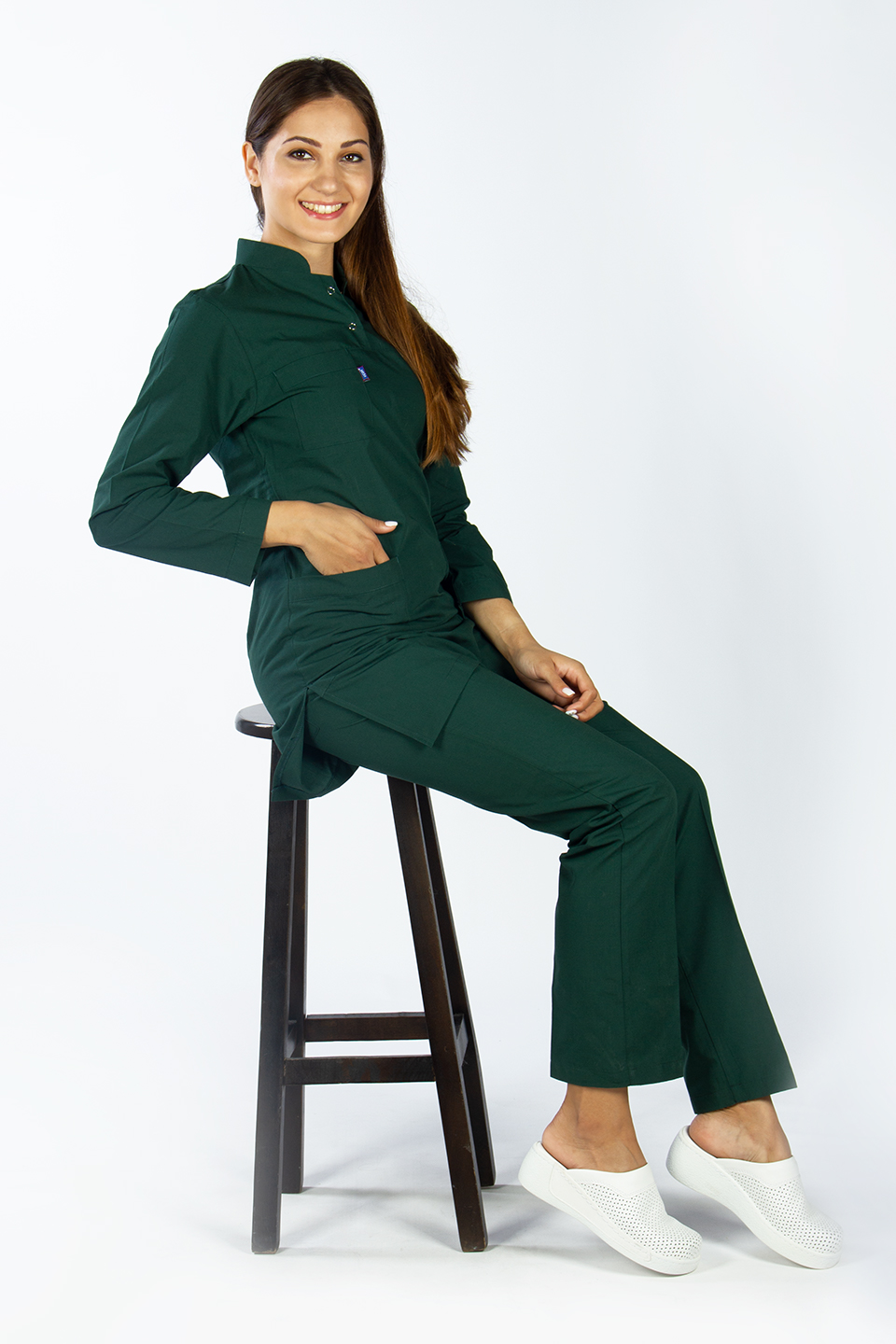 Avcı Yeşili Uzun Kollu Hakim Yaka Hemşire Forması 