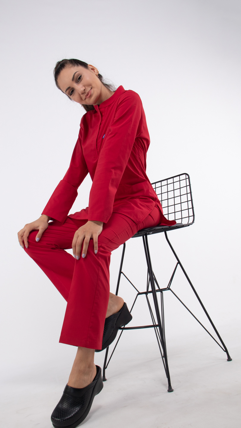 Kırmızı Likralı Uzun Kol Hakim Yaka Hemşire Forması