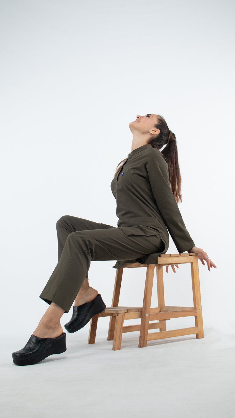 Yağ Yeşili Likralı Uzun Kol Hakim Yaka Hemşire Forması